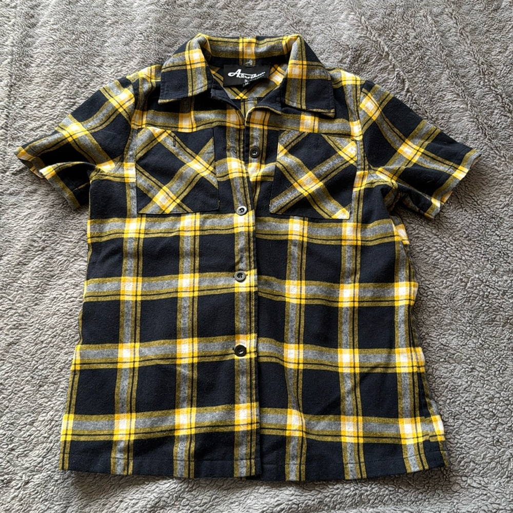 AstroBettie retro button up top